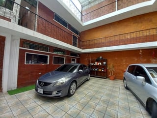 Casa grande en venta cerca a Carretera Interamericana - 5