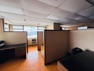 ALQUILER DE AMPLIA OFICINA 200MT2 - REFORMA MONTUFAR, ZONA 10 - 3
