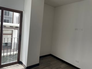 APARTAMENTO EN RENTA – EDIFICIO LIRIOS DE CAYALÁ | ZONA 16 - Image 4