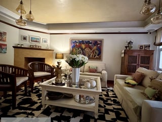 CAÑADAS DE ELGIN/ Casa Amueblada en Venta, zona 13 - Image 2