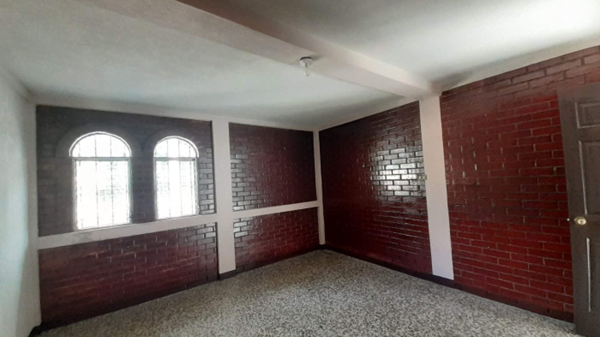 Propiedad En Venta con 4 Apartamentos Zona 3 Mixco - Miniatura 8