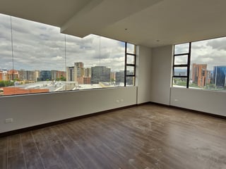 Apartamento en Zona 10 en venta REMODELADO - 4