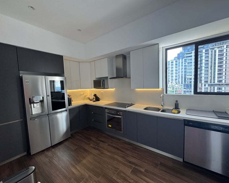 Apartamento con piscina en venta - 3 habitaciones en zona 10 Ref-5772