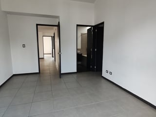 Casa en alquiler en Cumbres de la Arboleda Guatemala - Image 12