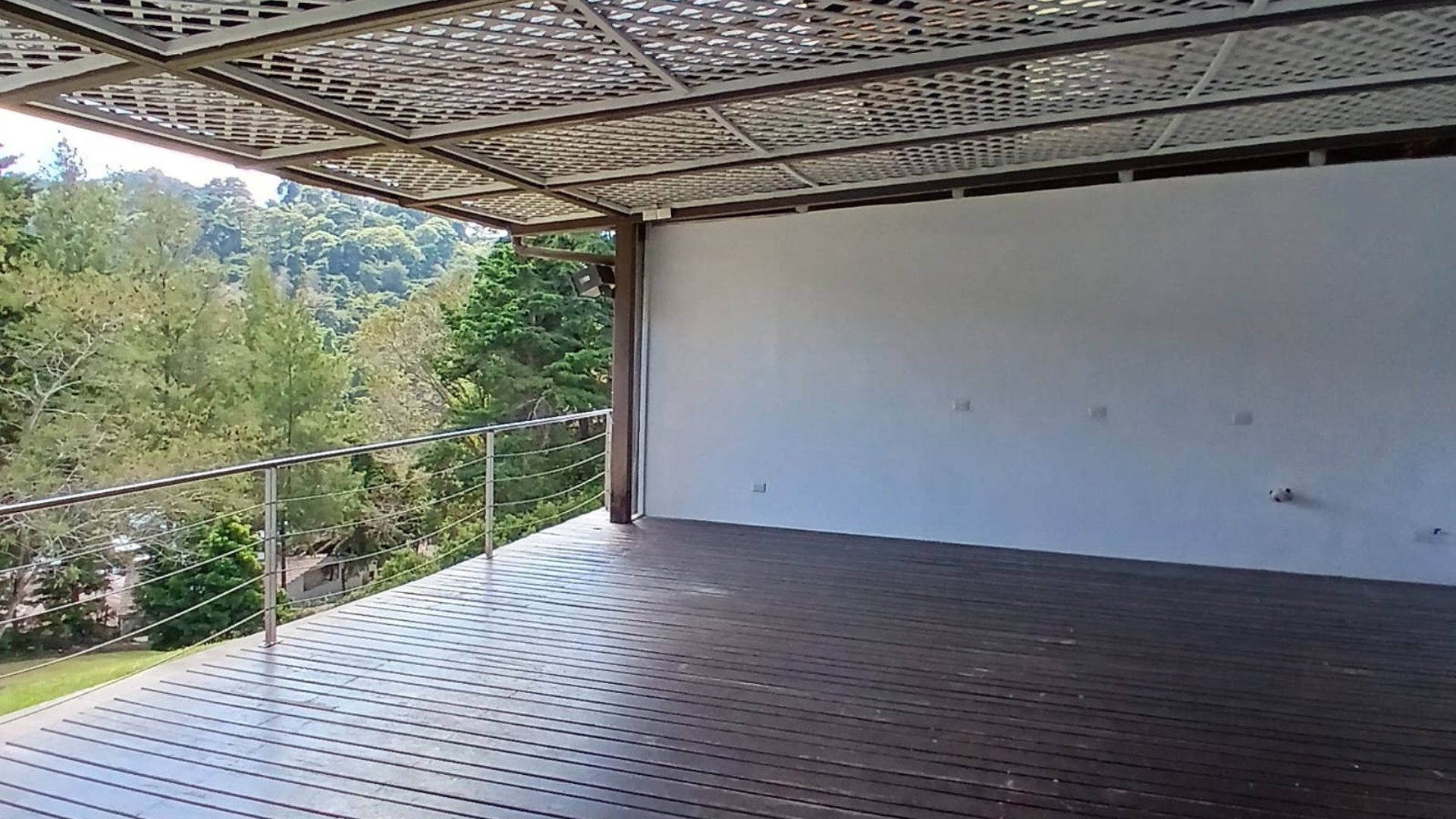 Alquiler de Local de 103m2 en Muxbal
