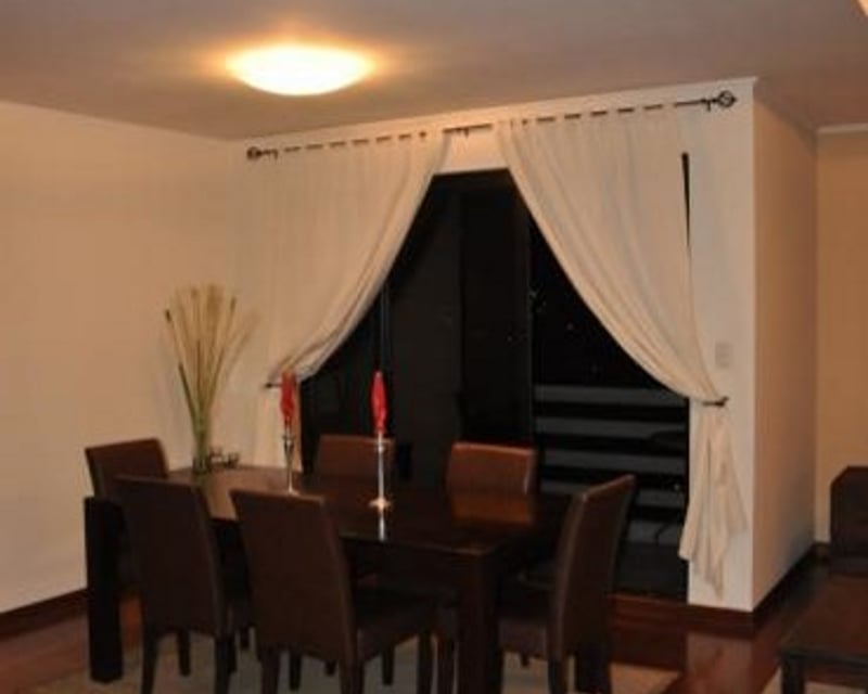 Apartamento amueblado de 2 habitaciones con balcón en zona 10 Ref-5384
