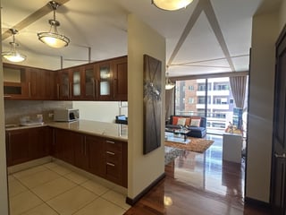 En Venta y Renta Apartamento en Edificio de Zona 14 - 4