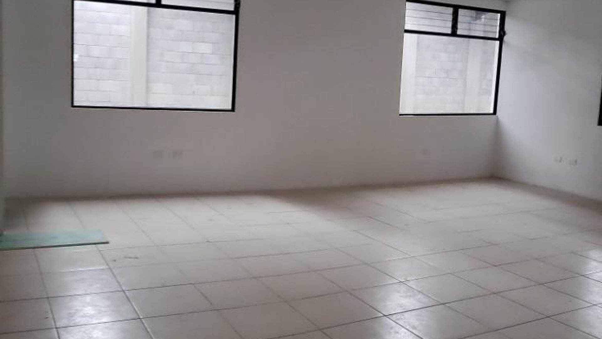 Ofibodega en venta en Quetzaltenango con 490 m2 totales - Miniatura 3