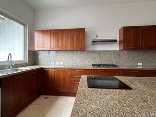 Venta de Penthouse de 2 dormitorios en Edificio Vía 7, zona 10 - 5