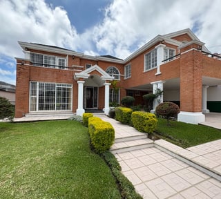 Casa de 5 habitaciones en alquiler o venta, La Montaña zona 16