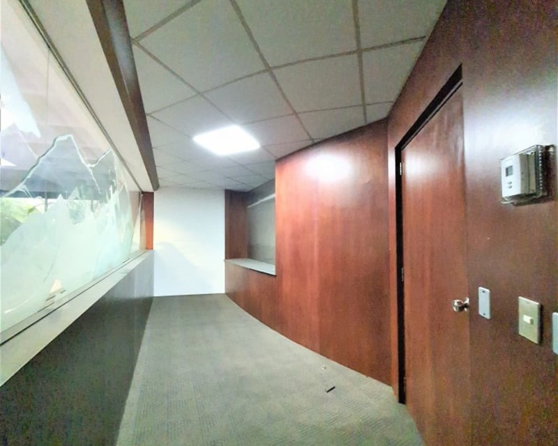 Alquiler oficina en zona 10 Diagonal ¡oficina céntrica!