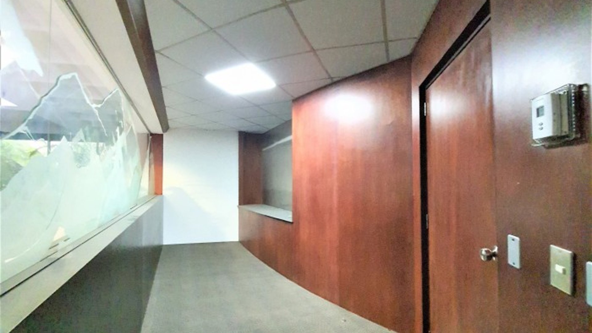 Alquiler oficina en zona 10 Diagonal ¡oficina céntrica!