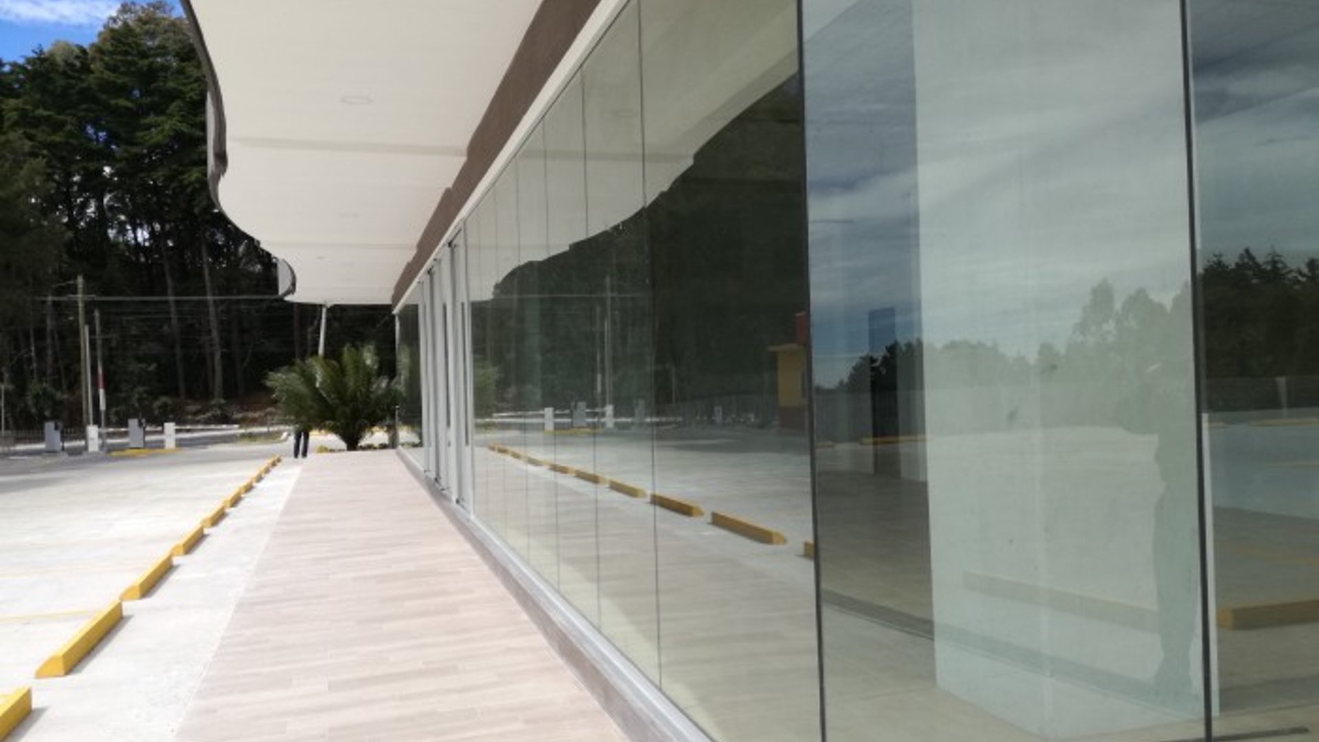 Alquilo Oficina con 86.20m2 en Carretera El Salvador - Miniatura 7