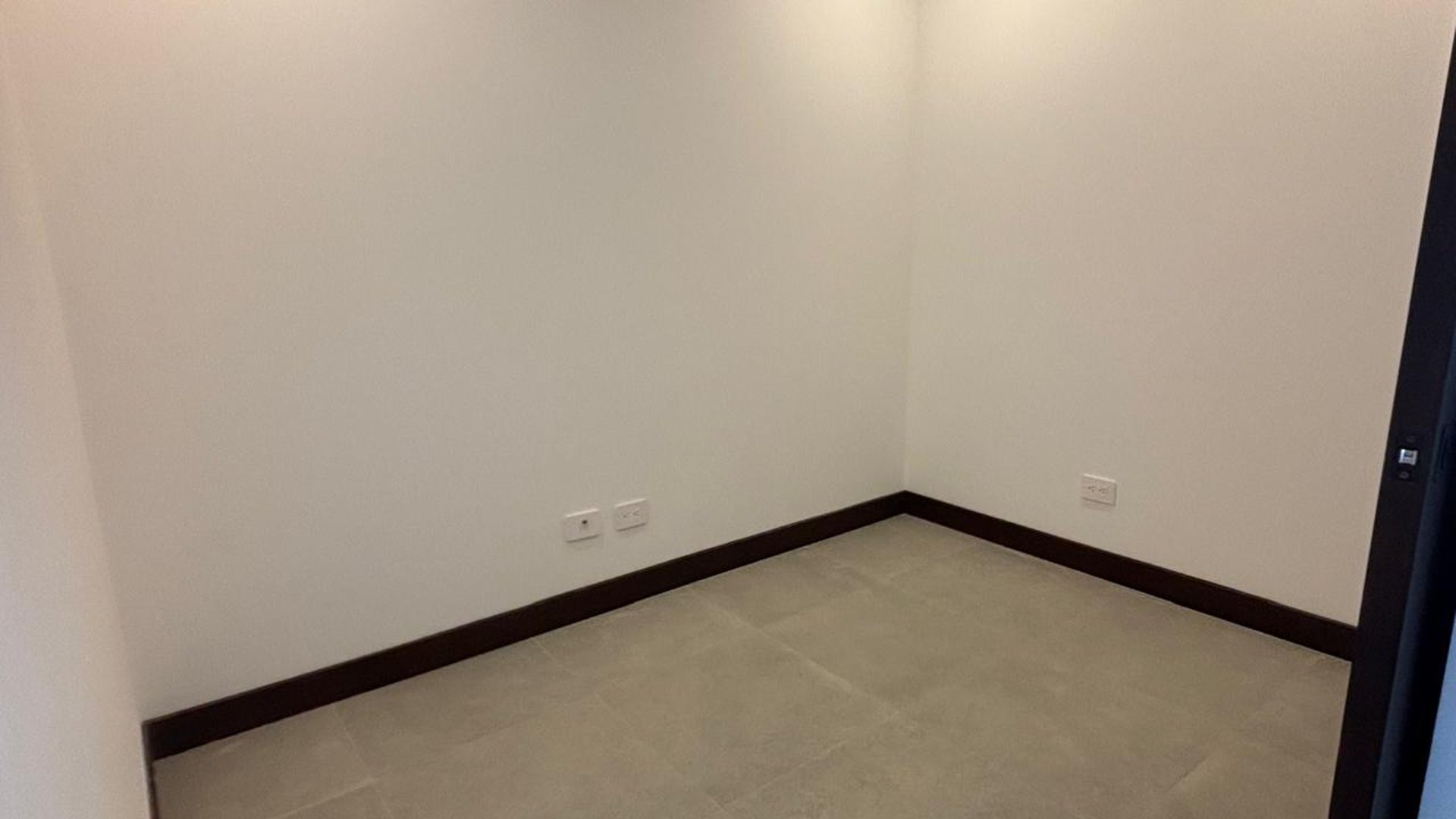 Townhouse en Alquiler Condominio Molie, zona 10 - Miniatura 7