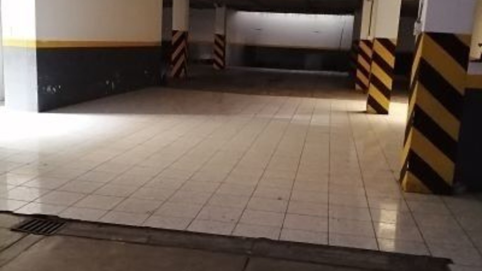 Edificio en renta zona 12 - Miniatura 4