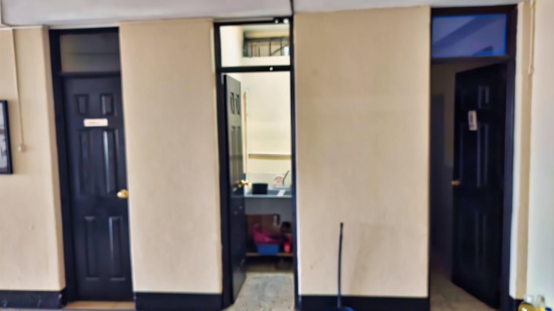 Edificio en venta | Zona 9, frente a Transmetro - Miniatura 9
