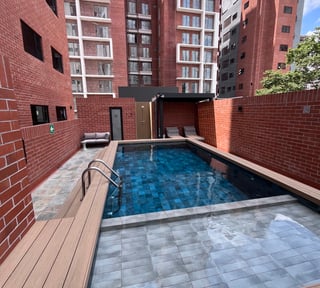 Apartamento en renta en Zona 10 con amenidades
