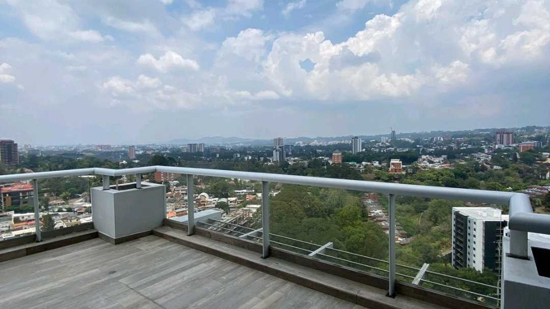 Alquilo Penthouse de lujo 3 Dormitorios en Atrium, zona 10