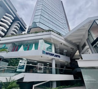📍 OFICINA EN RENTA – 151 M² + RECEPCIÓN | MURANO CENTER | ZONA 10