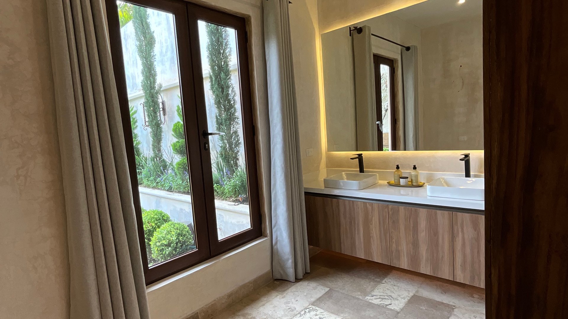 HERMOSA CASA EN VENTA DENTRO DE CONDOMINIO PASEO ANTIGUA - Miniatura 15