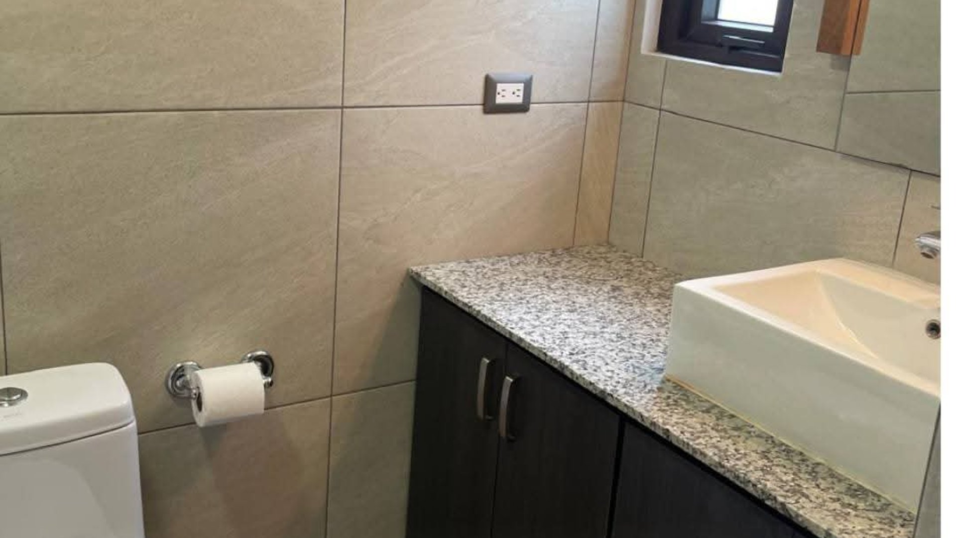 Rento Apartamento en Edificio Tres15, zona 13 - Miniatura 2