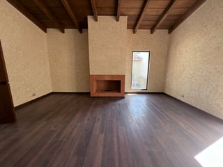 Amplia casa en venta en Condado del Obispo - 2