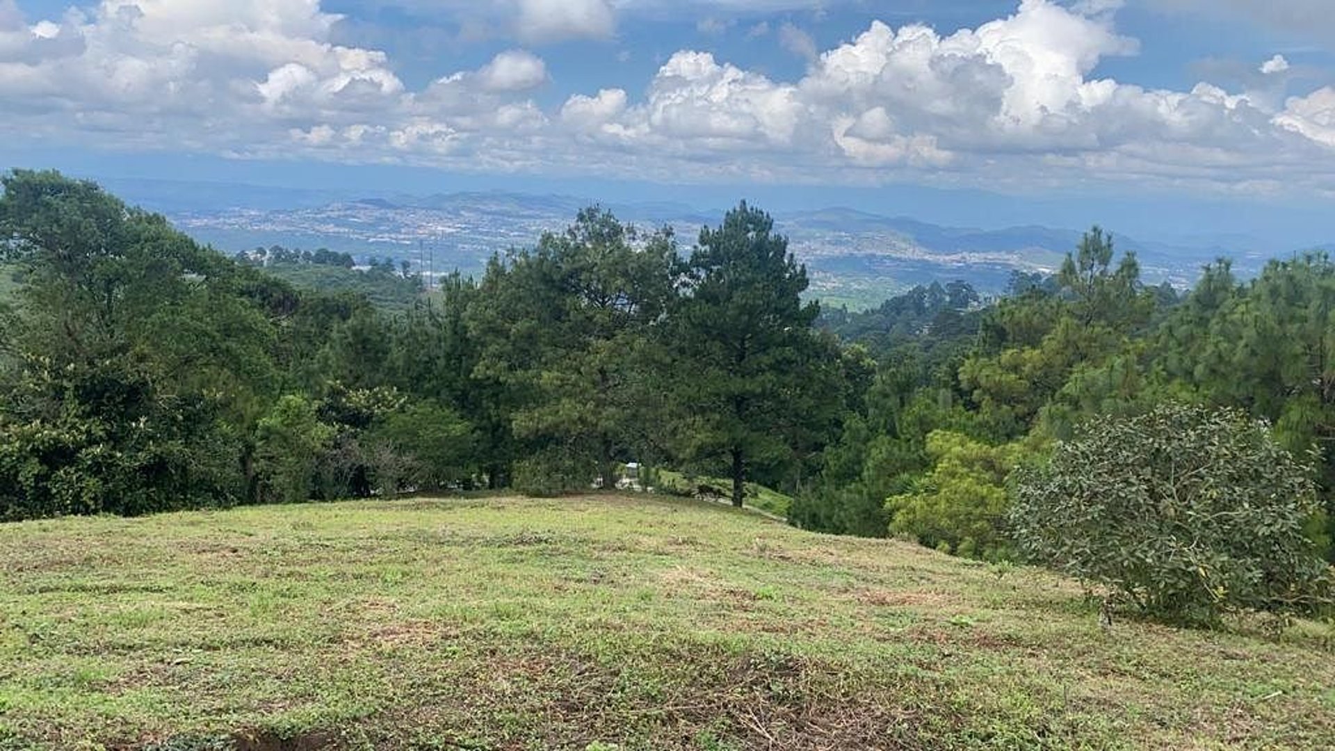 El Pulté Ecuestre/ 2 Terrenos en Venta , zona 16