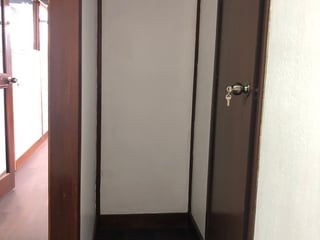 Alquiler o venta de oficina en El Edificio Reforma Montufar  - 5