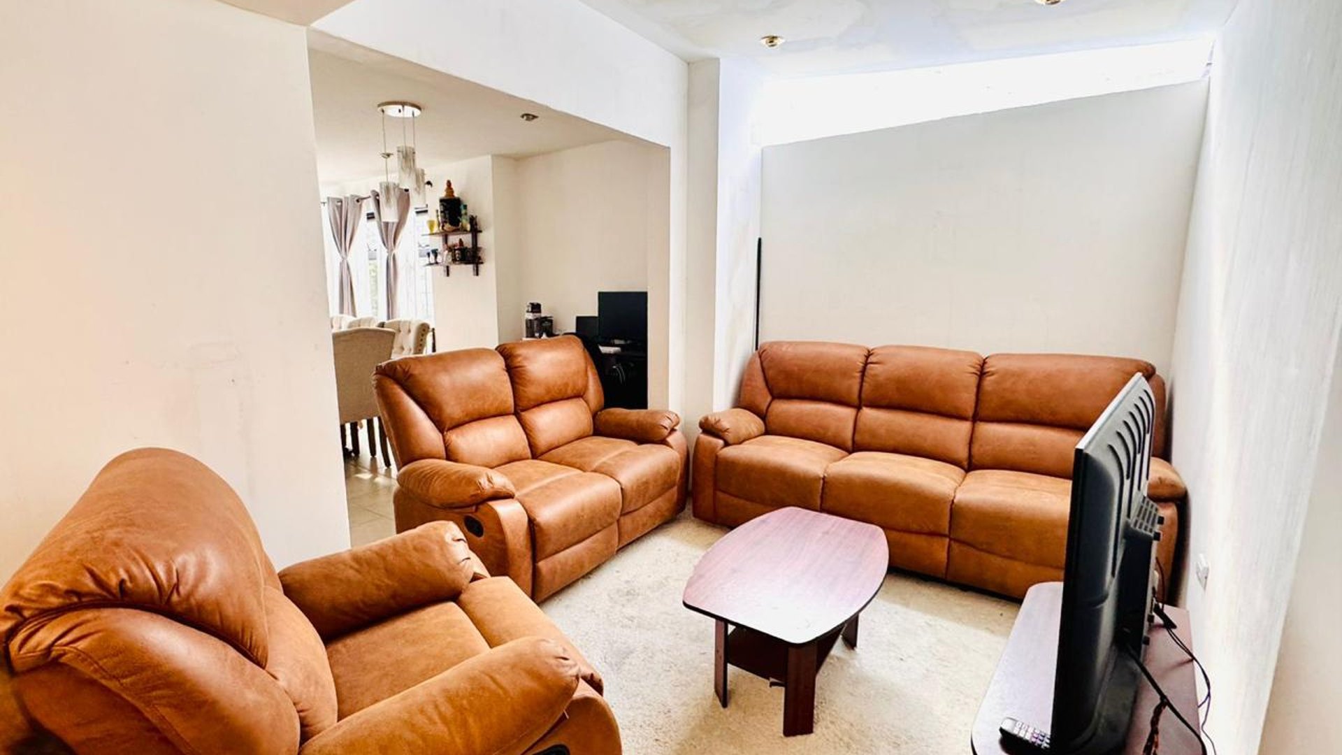 Se vende casa de 3 niveles Alika Club Residencial Km 18.5 Ref-6041