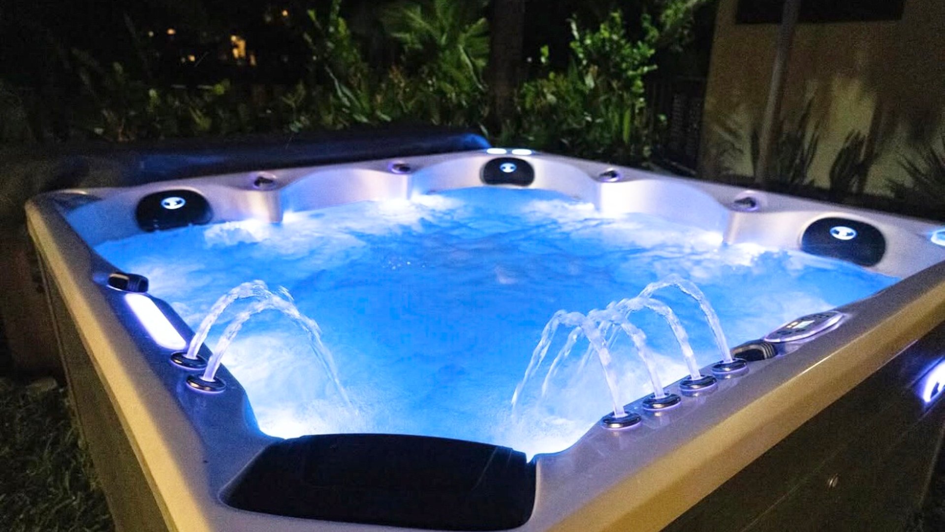 VENTA DE LINDA CASA DE PLAYA DENTRO DE CONDOMINIO - MONTERRICO  - Miniatura 16