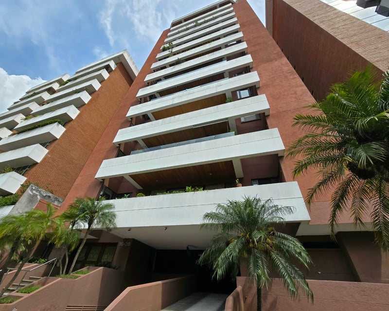 RENTA Apartamento Zona 10 A la par de C.C La Estación 