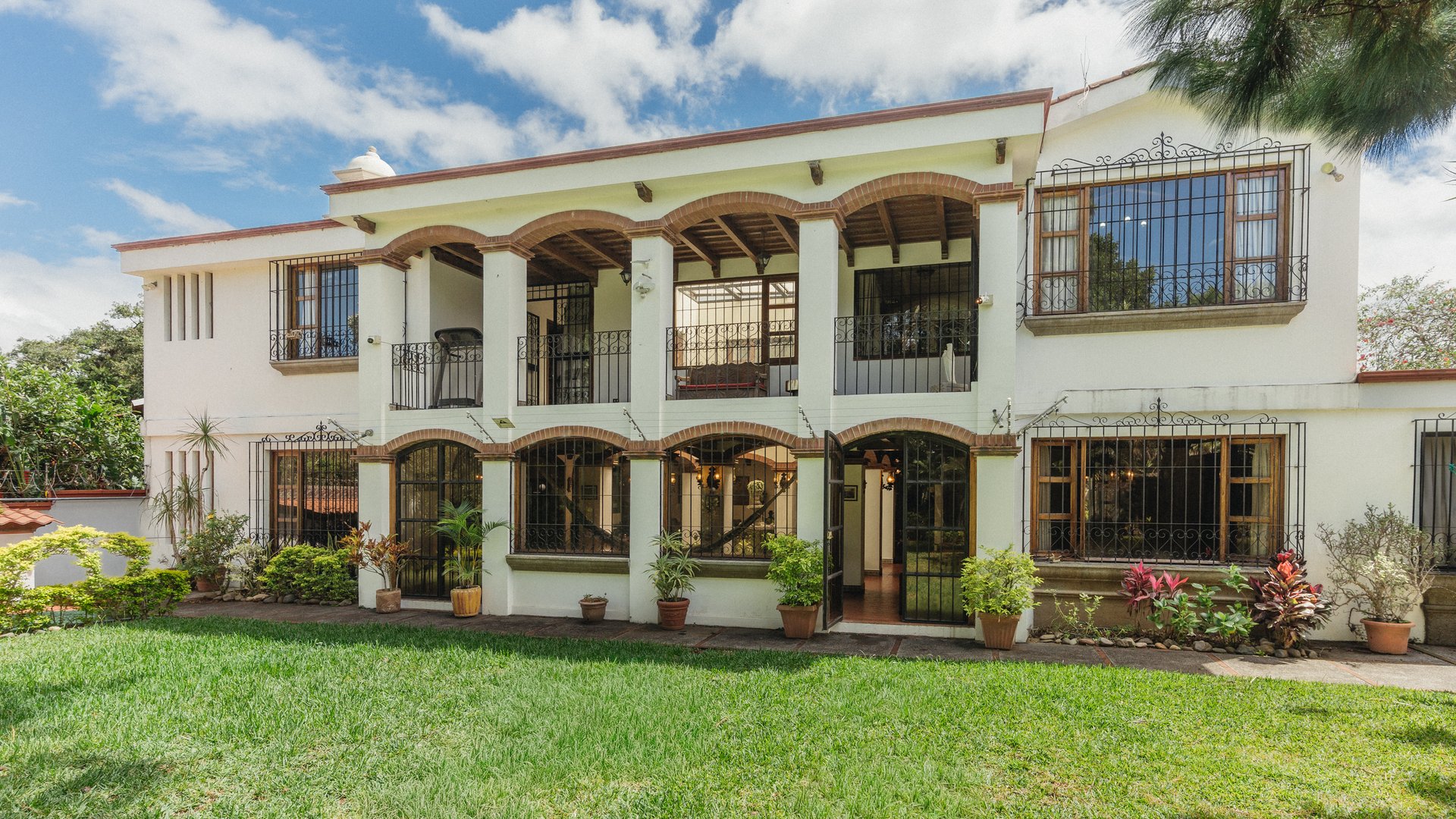 Casa Colonial en Venta | Colonia El Maestro, Zona 15 | Ciudad de Guatemala