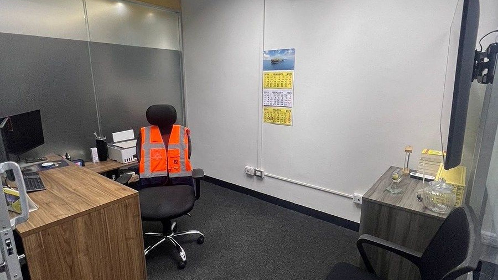 Oficina en Venta – Dubai Center, Zona 10 - Miniatura 7