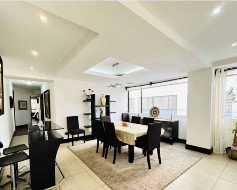 en Venta o Renta Apartamento amueblado en Zona 10
