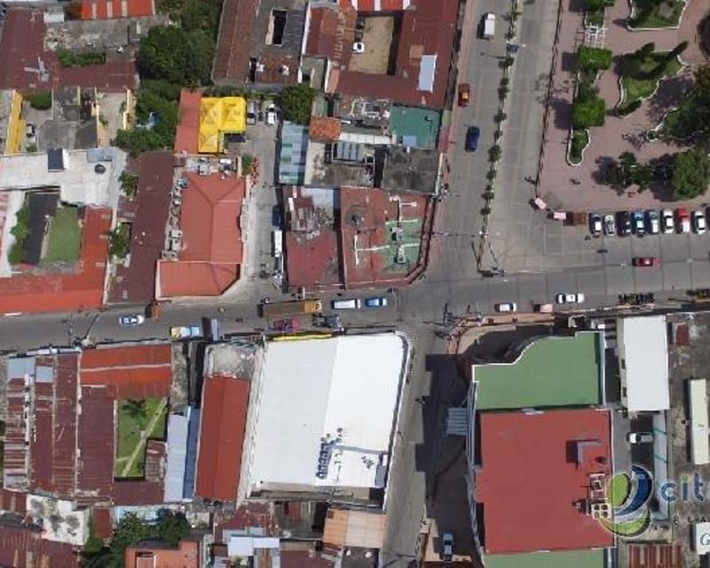 Excelente Ubicacion Terreno en Renta a mts del Parque!!