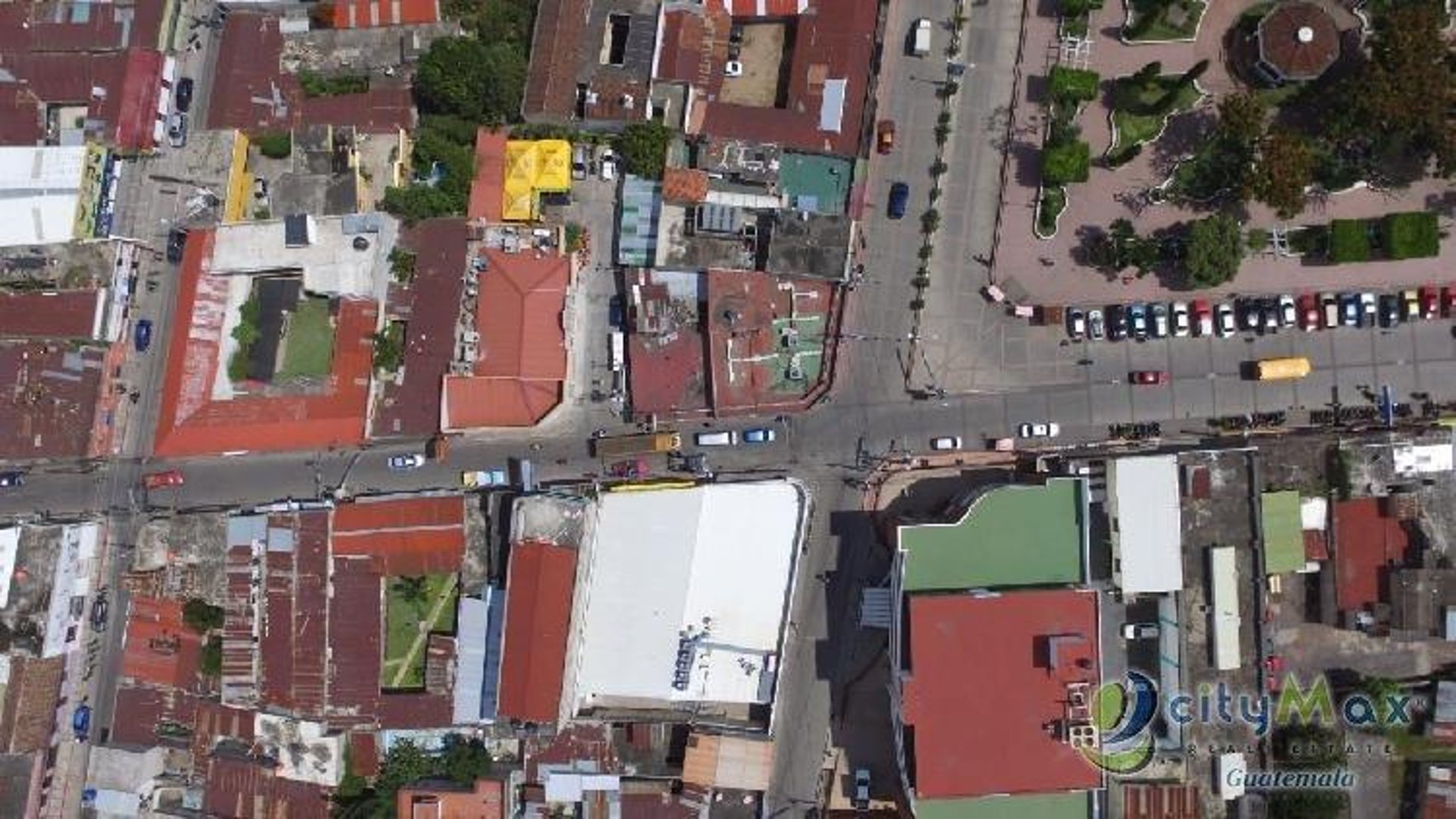Excelente Ubicacion Terreno en Renta a mts del Parque!!