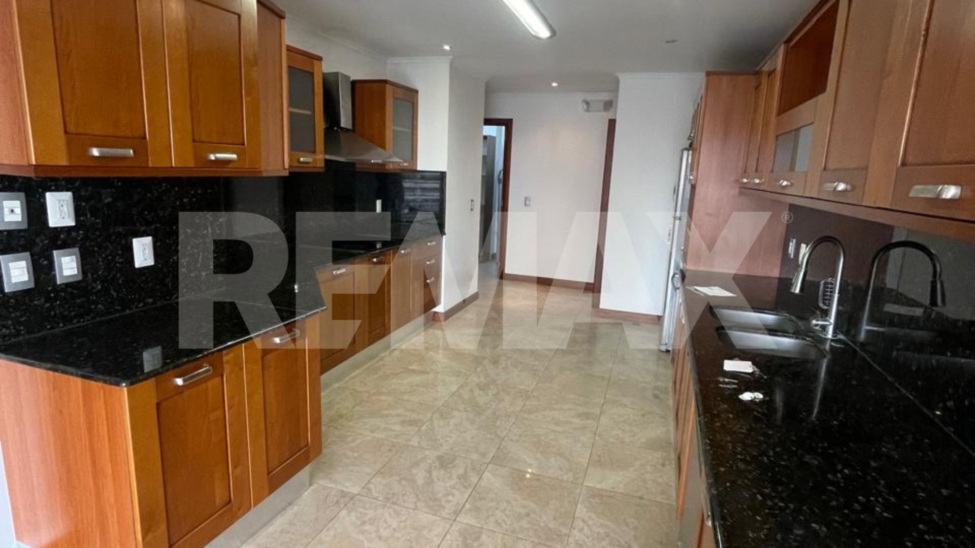 Apartamento en Renta en Tadeus zona 14 - Miniatura 3