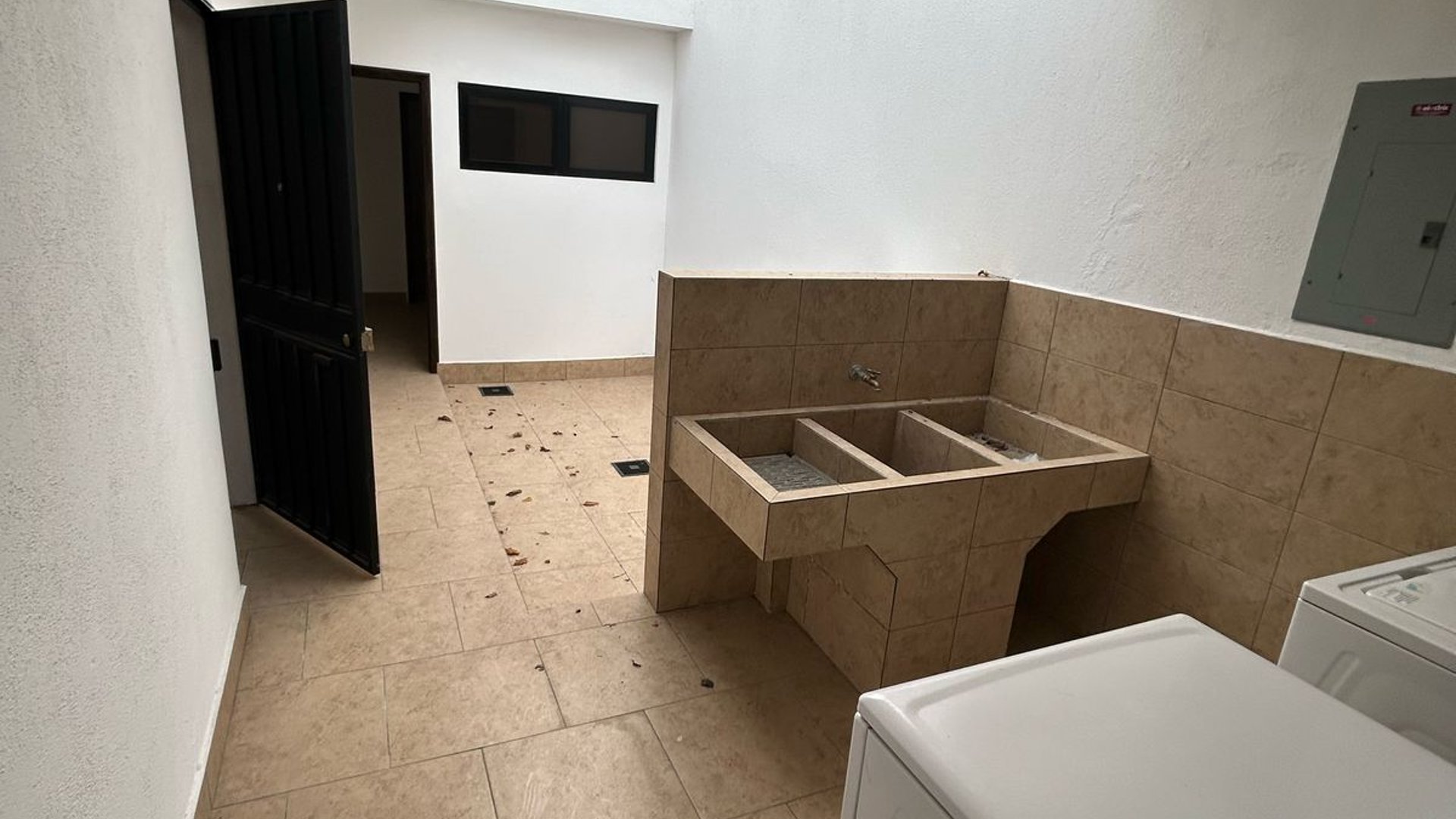 Alquiler de casa en zona 15 VH1 para oficinas ideal - Miniatura 22