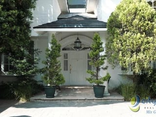 Venta o Renta de Amplia Casa en Carretera a El Salvador - Image 1