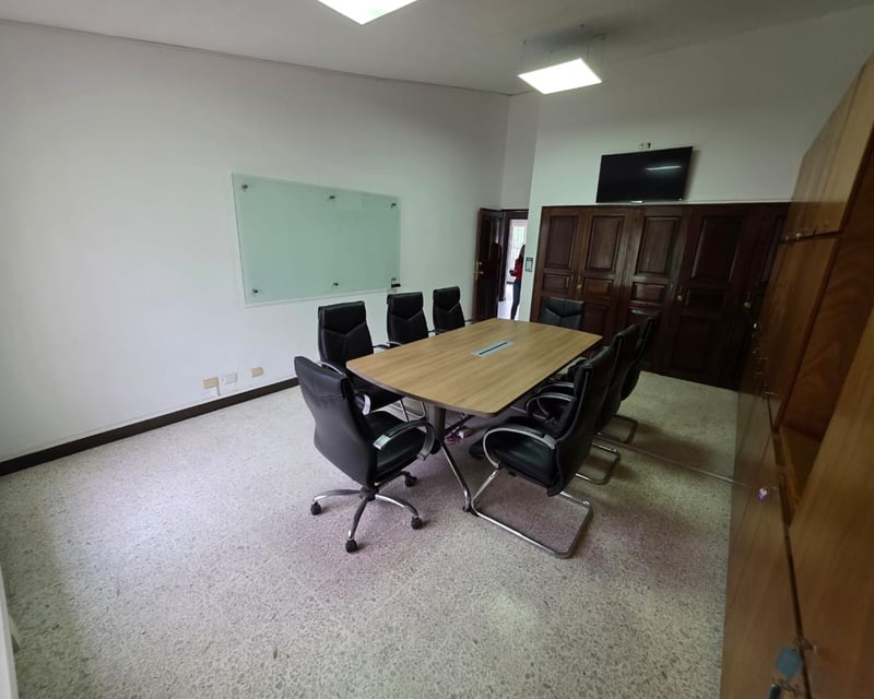 Casa en renta para Oficina a Puerta Cerrada en Zona 14 | Ref-6116