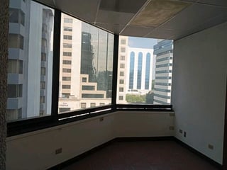 *Alquiler de oficina tabicada en Edificio Murano Center zona 10* - 5