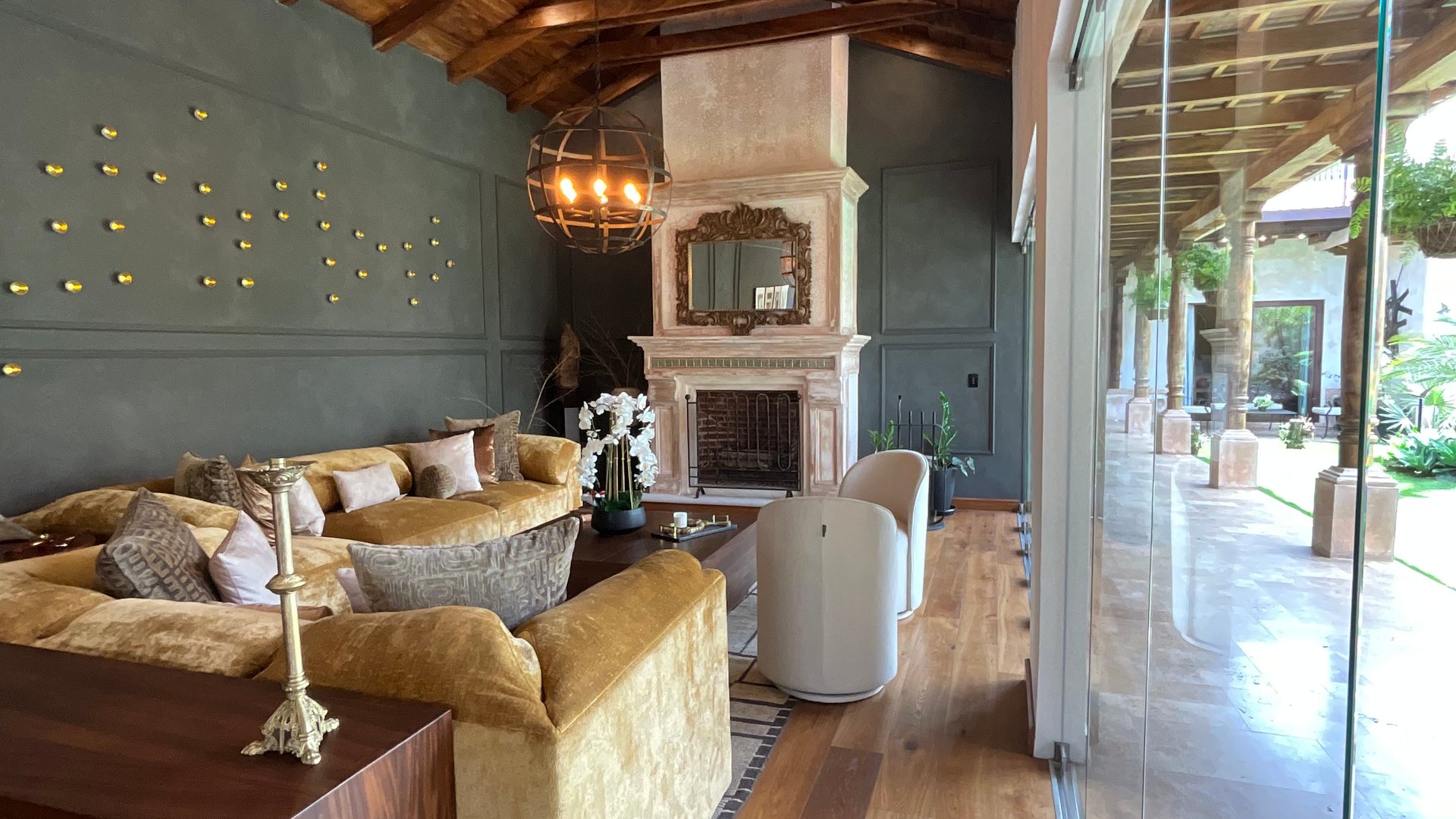 EXCLUSIVA CASA EN VENTA UBICADA EN CONDOMINIO AL INGRESO DE ANTIGUA G