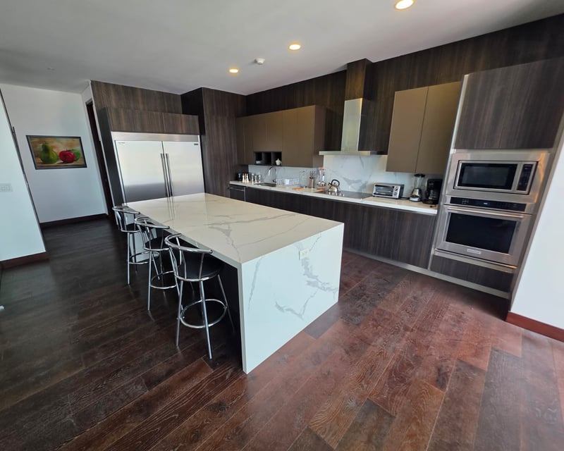Apartamento con terraza en venta, 3 habitaciones en zona 14 Ref-5652