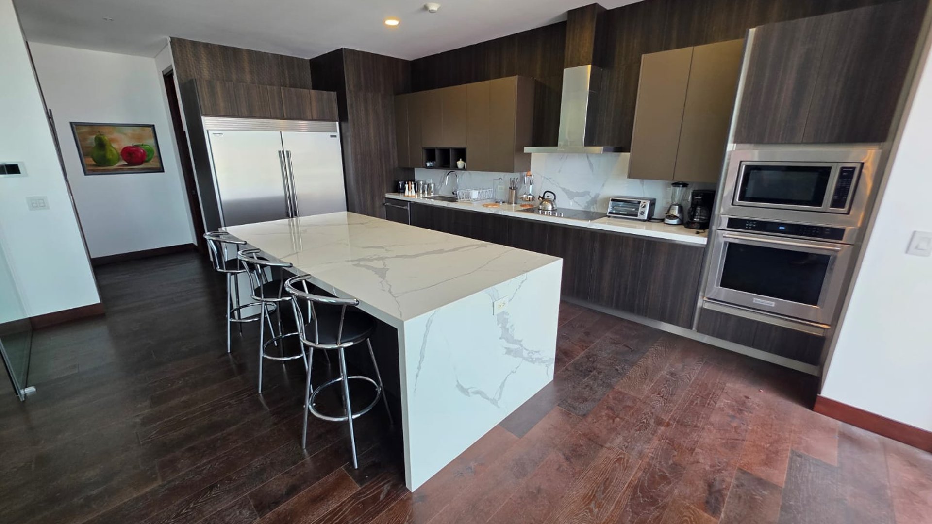 Apartamento con terraza en venta, 3 habitaciones en zona 14  Ref-5652