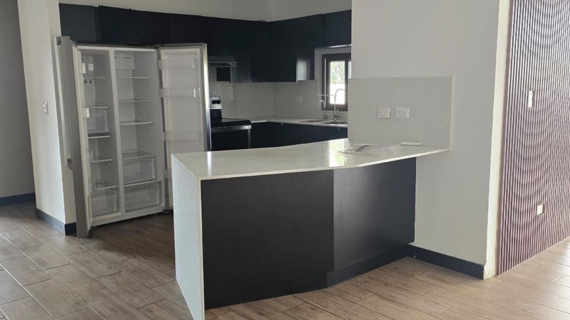 Alquiler apartamento 2 Dormitorios | Marqués de Oakland Zona 10 (B)