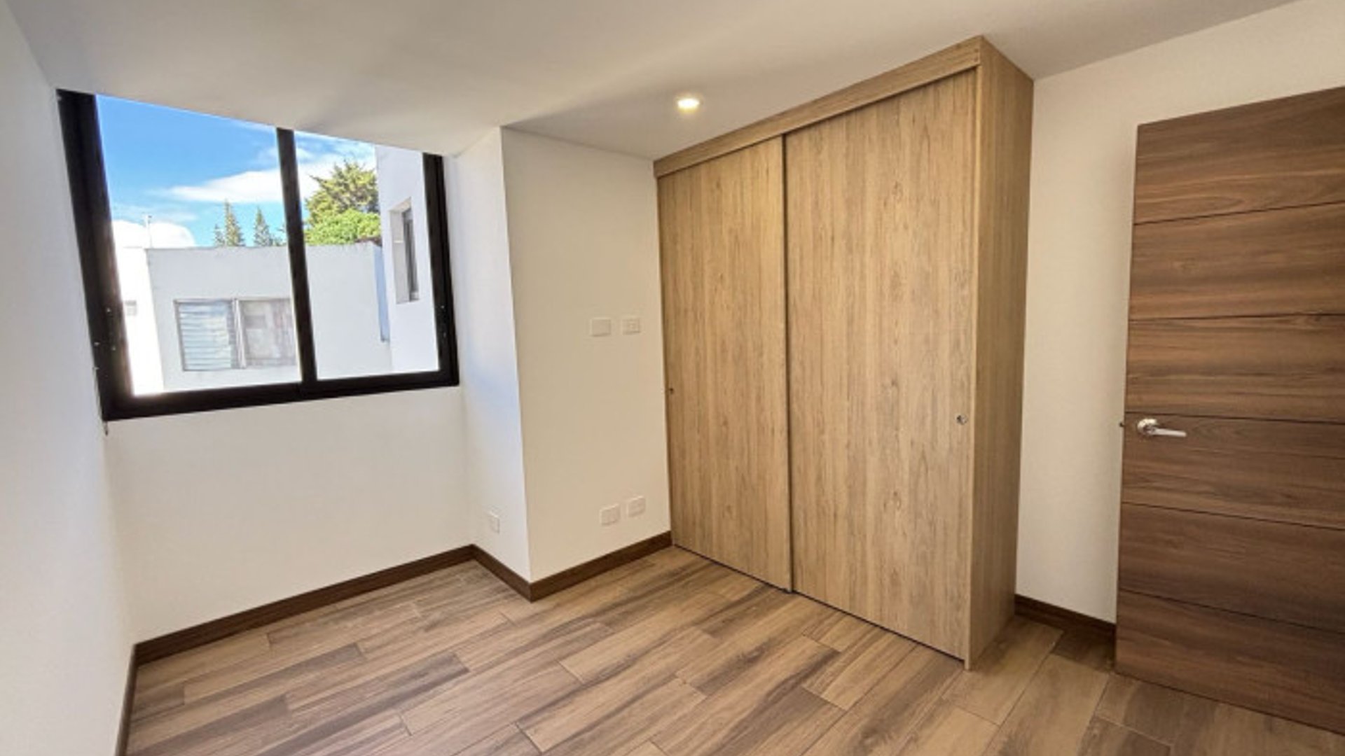 Apartamento en renta en zona 15 Vista Hermosa 1 - Miniatura 6