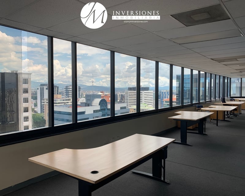 Oficina en renta Penthouse en Zona 10