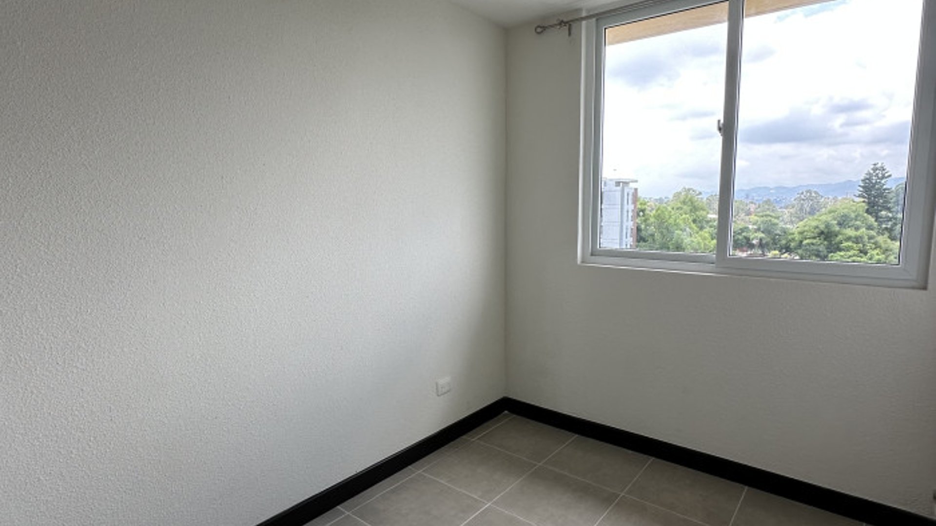 Apartamento renta 3 habitaciones cerca USAC Zona 12 - Miniatura 8