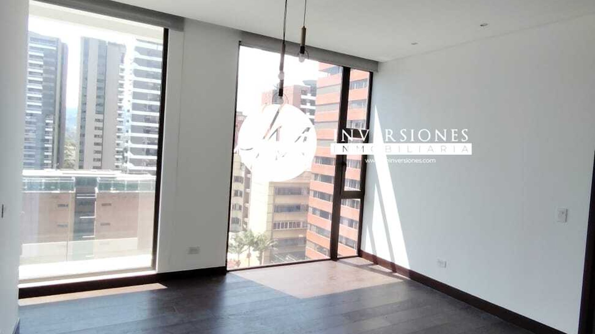 Apartamento en renta en zona 14 de 2 dormitorios