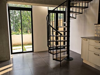 Alquilo / Vendo Moderno Apartamento tipo Loft en zona 10 con jardín - 3